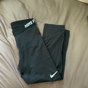 Nike cropped leggings bnwot